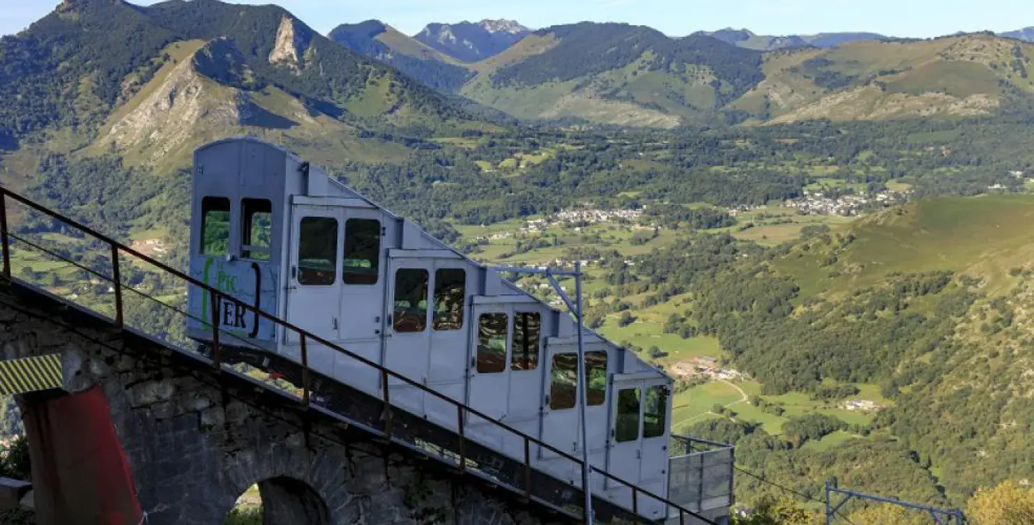  Hotel Roissy Lourdes le funiculaire du pic du Jer