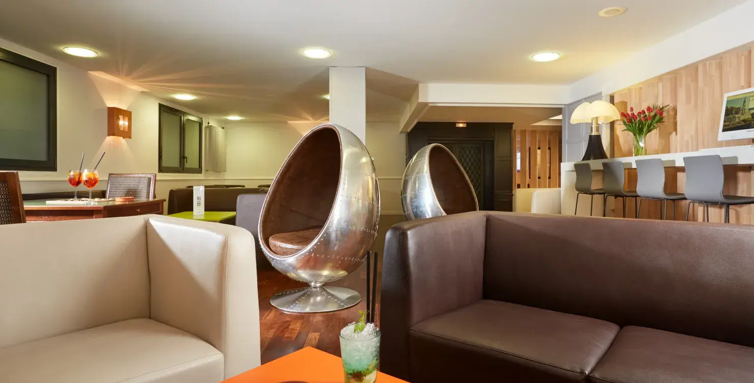  Hotel Roissy Lourdes le Zinc bar Hotel Roissy Lourdes 4 étoiles proche de la Grotte de Lourdes