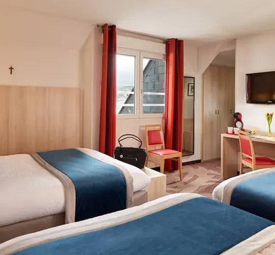  Hotel Roissy Lourdes  Familienzimmer 4-Sterne-Hotels in der Nähe des Heiligtums und der Grotte von Lourdes