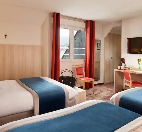  Hotel Roissy Lourdes Hotel Roissy Lourdes perto da Gruta 4 estrelas – Quarto familiar Conforto