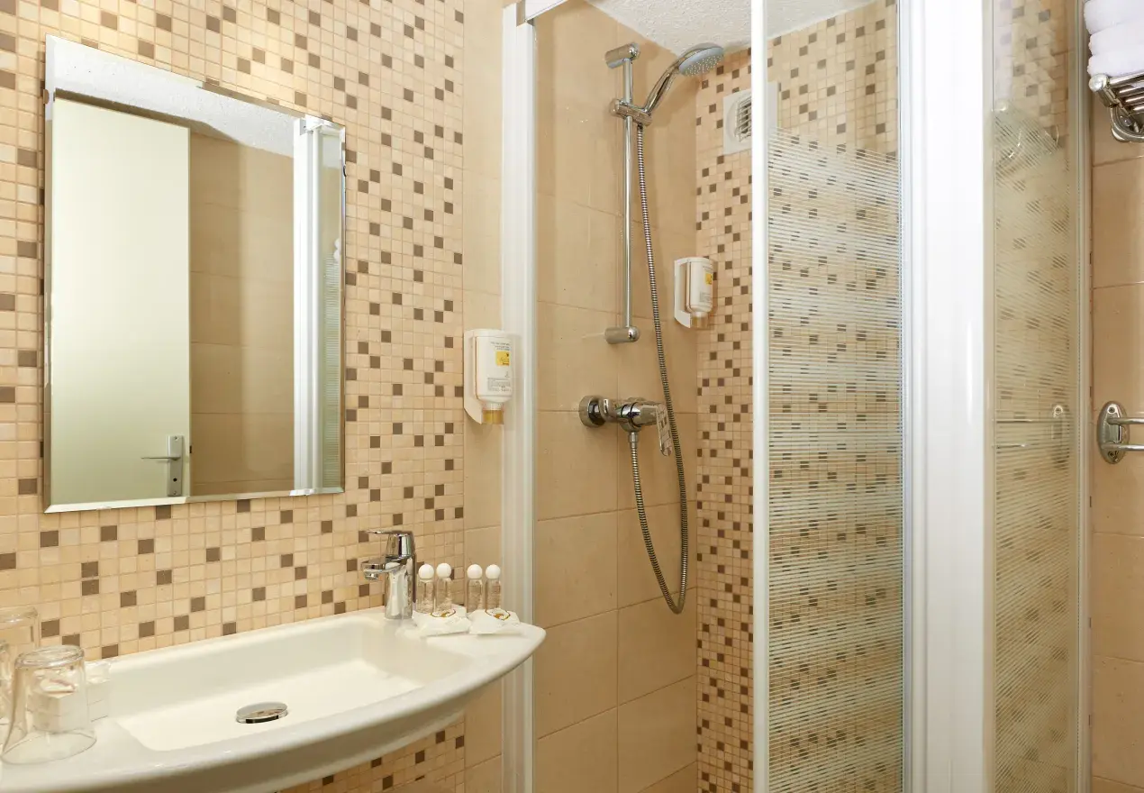  Hotel Roissy Lourdes Hotel Roissy Lourdes 4 estrelas – Quarto individual Conforto perto da Gruta