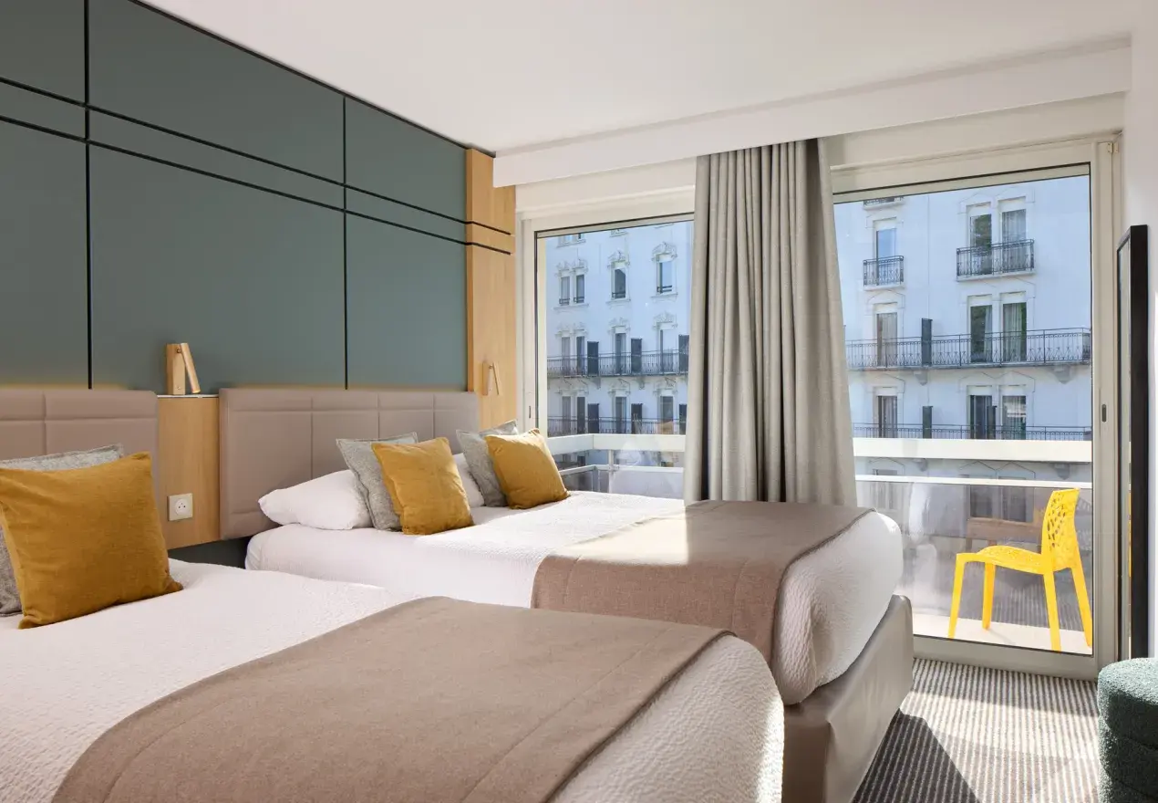  Hotel Roissy Lourdes Hotel 4 estrelas perto da Gruta de Lourdes – Quarto Premium adaptado para mobilidade reduzida